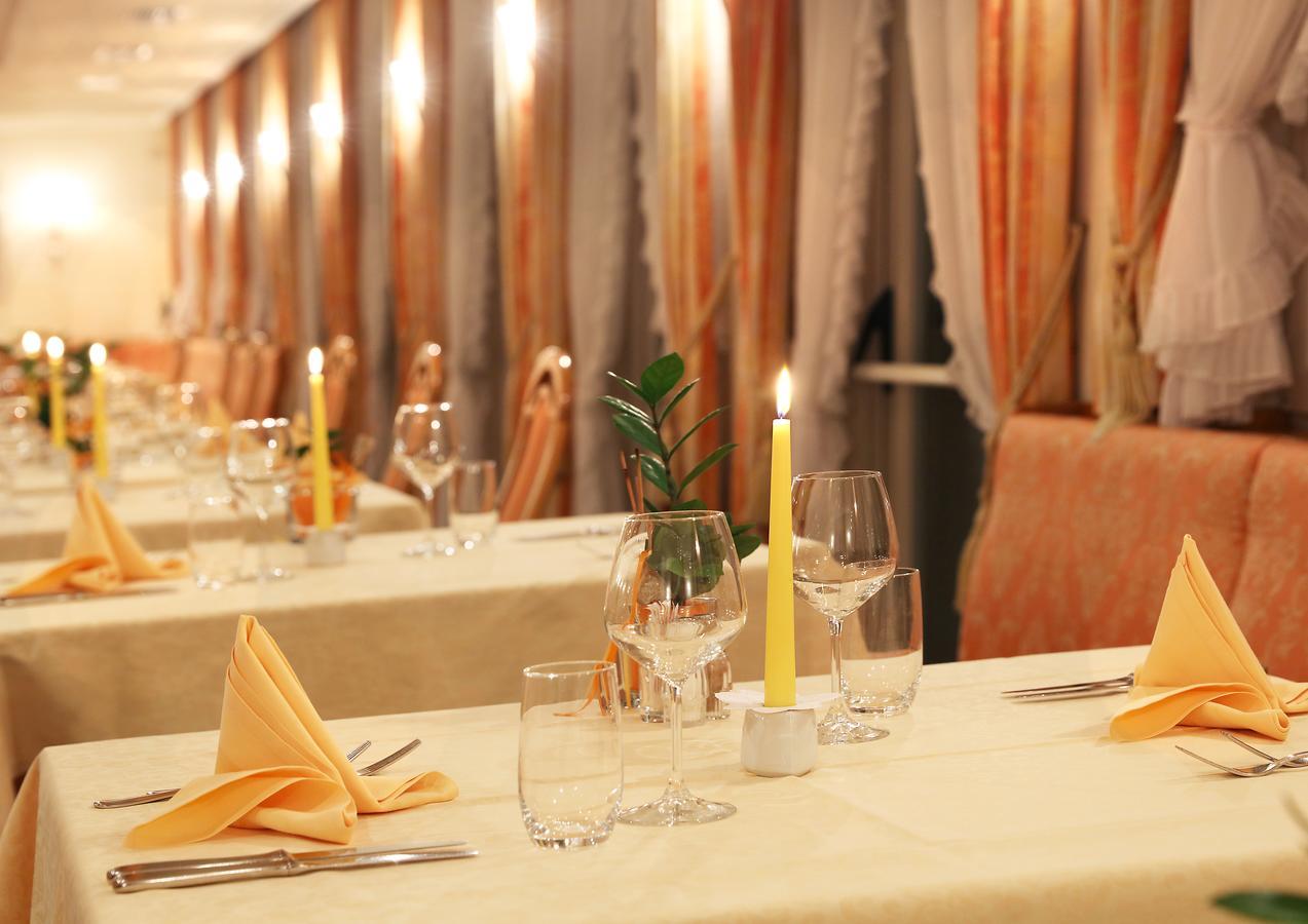 Hotel Maria Theresia ซีลันโดร ภายนอก รูปภาพ