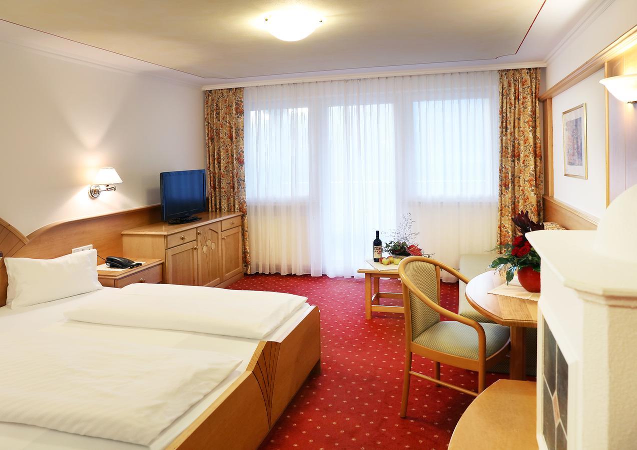 Hotel Maria Theresia ซีลันโดร ภายนอก รูปภาพ