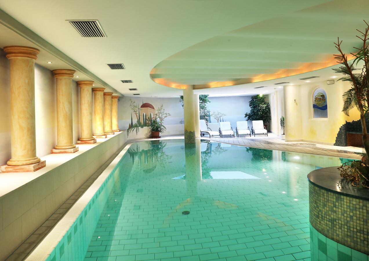 Hotel Maria Theresia ซีลันโดร ภายนอก รูปภาพ
