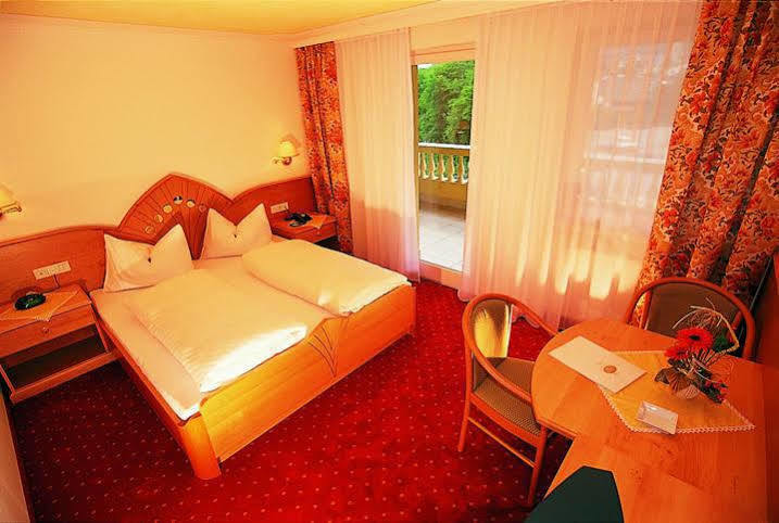 Hotel Maria Theresia ซีลันโดร ภายนอก รูปภาพ