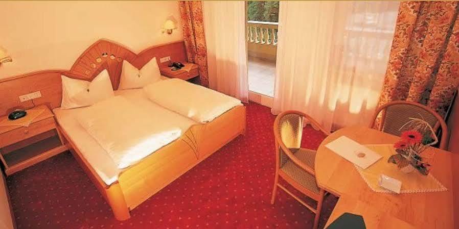 Hotel Maria Theresia ซีลันโดร ภายนอก รูปภาพ